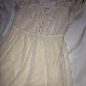 Women’s lace sweetheart dress